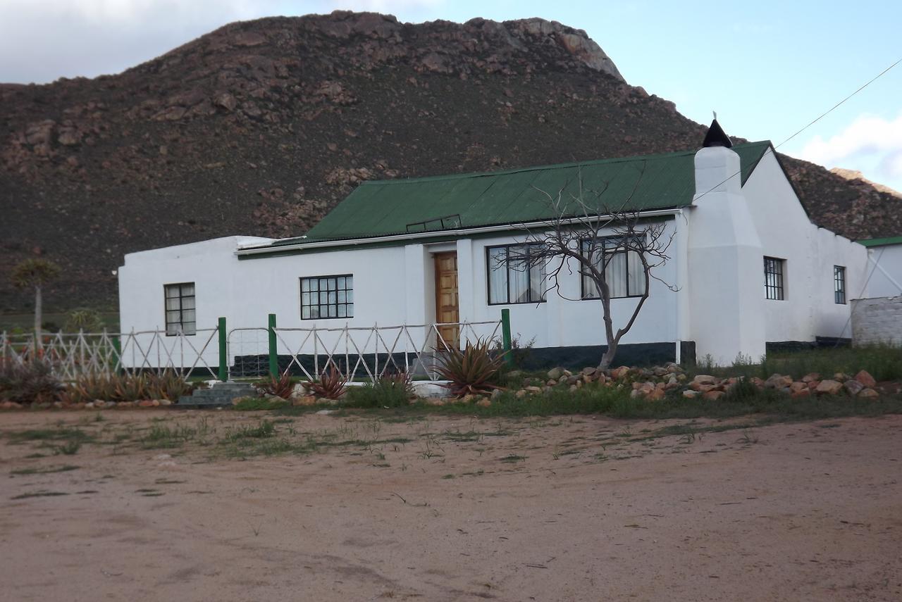Verbe Farm Accommodation Kamieskroon Bagian luar foto