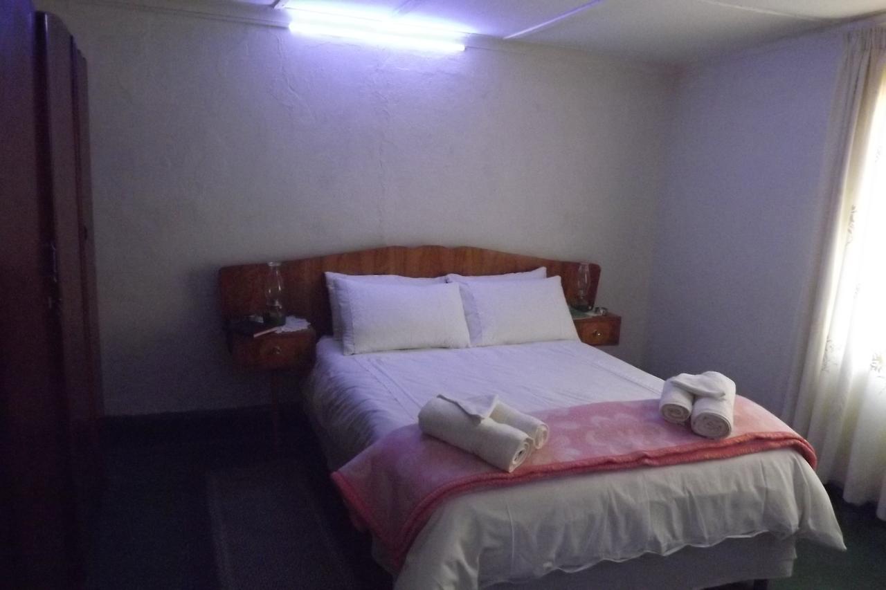 Verbe Farm Accommodation Kamieskroon Bagian luar foto