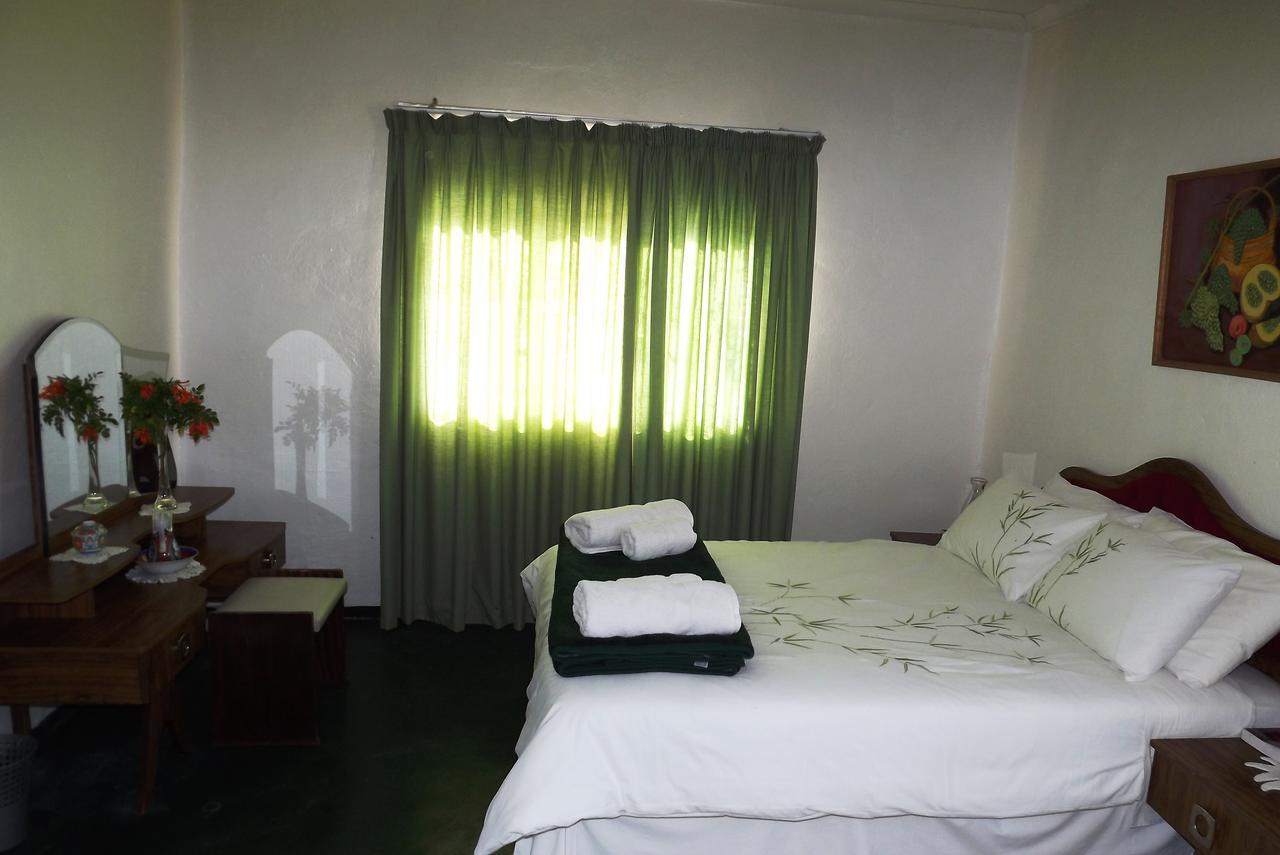 Verbe Farm Accommodation Kamieskroon Bagian luar foto